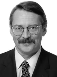 fénykép: parlament.hu Dr. Csapody Miklós