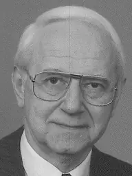 fénykép: parlament.hu Dr. Füzessy Tibor