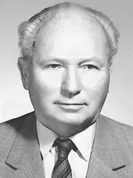 fénykép: parlament.hu Dr. Isépy Tamás