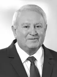 fénykép: parlament.hu Dr. Kovács József