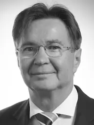 fénykép: parlament.hu Dr. Pajtók Gábor
