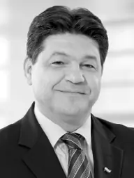 fénykép: parlament.hu Dr. Szakács Imre