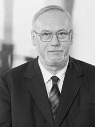 Dr. Salamon László